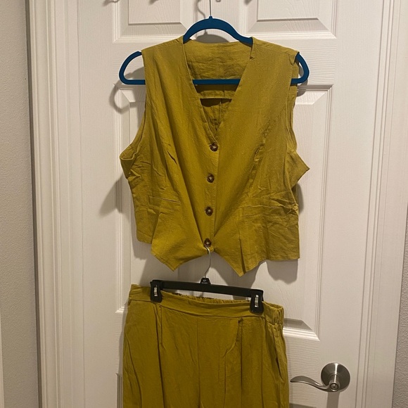 Women's Light Yellow/Green Pant & Vest Set - Picture 7 of 10
